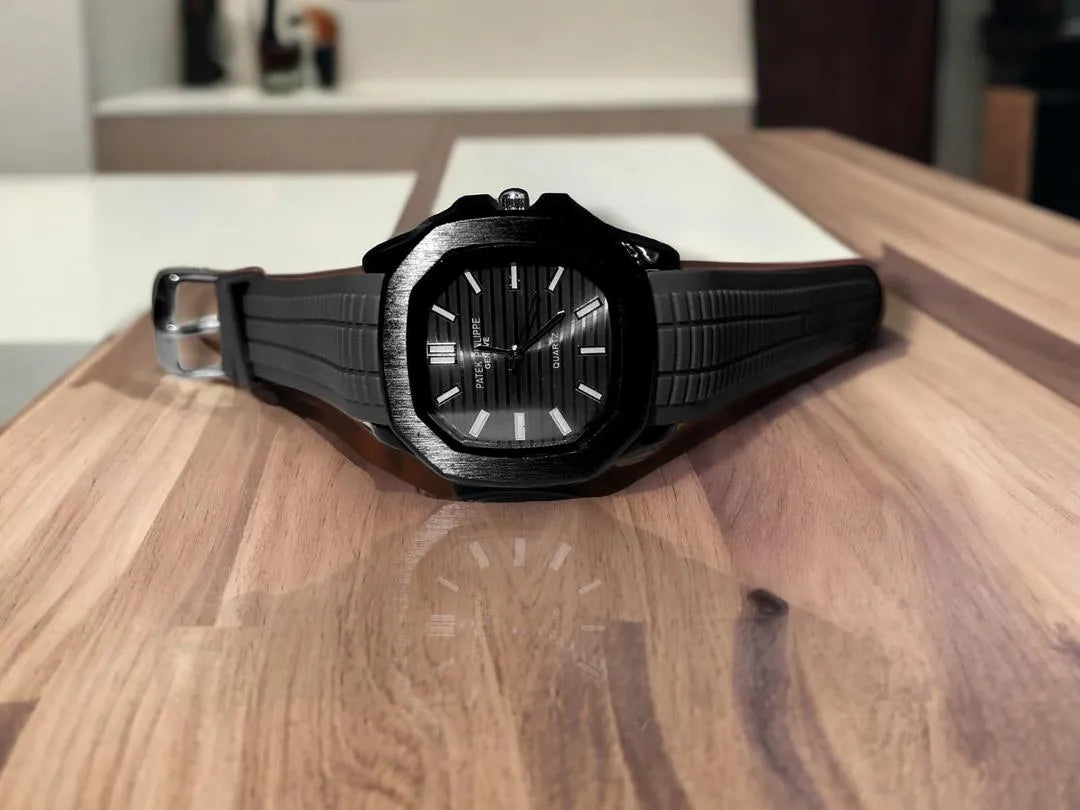 Men's Water Resistant Quartz Watch 1 Pc with Textured Rubber Strap